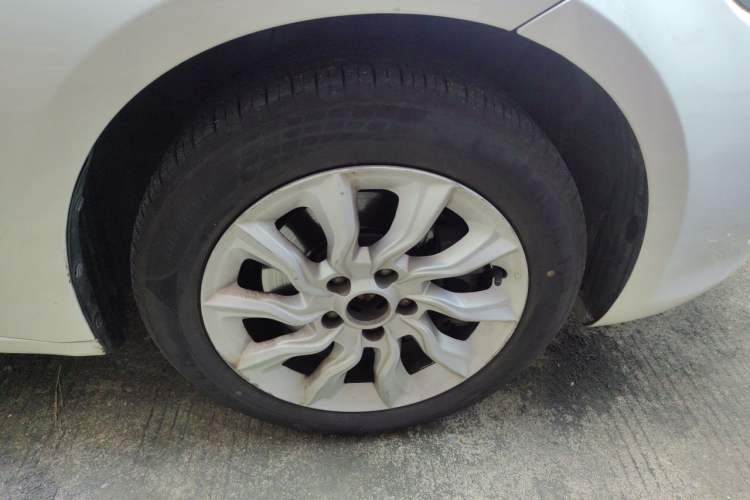 Used Fiat Ottimo 2014 1.4T Manual Comfort Edition Right Front Wheel Hub