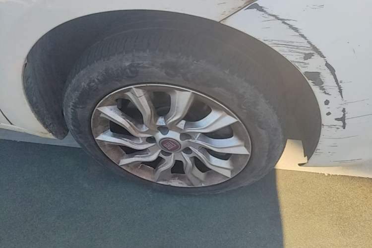 Used Fiat Ottimo 2014 1.4T Manual Fashion Edition Right Front Wheel Hub