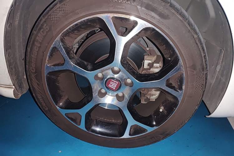 Used Fiat Ottimo 2014 1.4T Automatic Sport Edition Right Front Wheel Hub