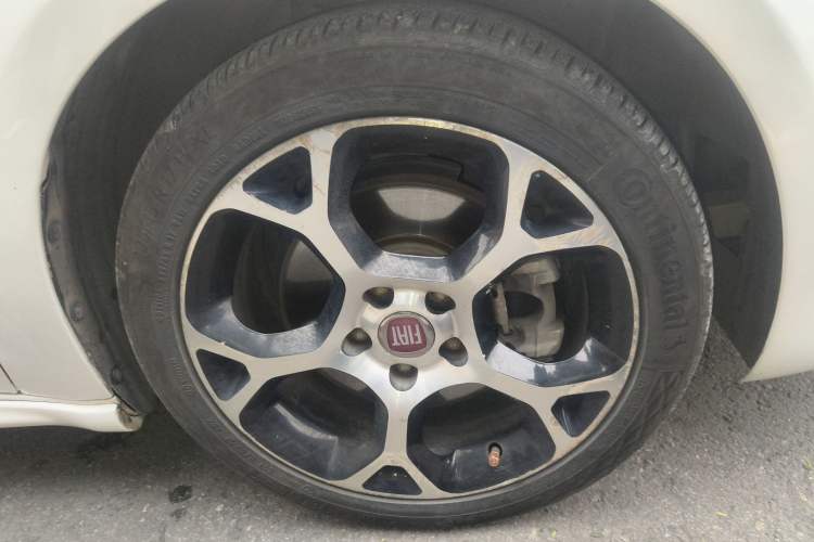 Used Fiat Ottimo 2014 1.4T Automatic Sport Edition Right Front Wheel Hub
