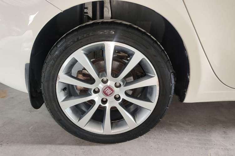 Used Fiat Ottimo 2014 1.4T Automatic Luxury Edition Right Front Wheel Hub