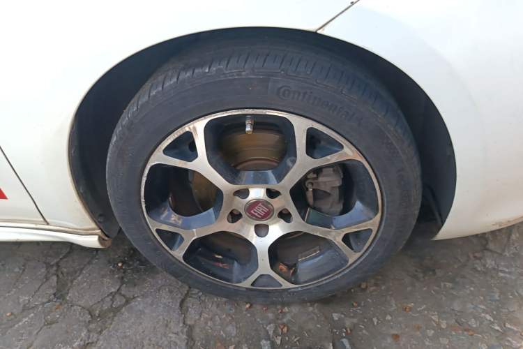 Used Fiat Ottimo 2014 1.4T Automatic Sport Edition Right Front Wheel Hub