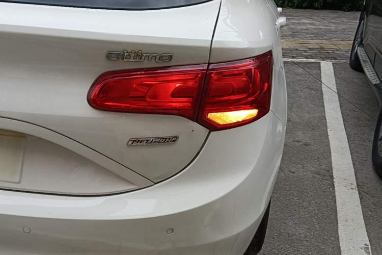 Used Fiat Ottimo 2014 1.4T Automatic Comfort Edition Right Rear Taillight