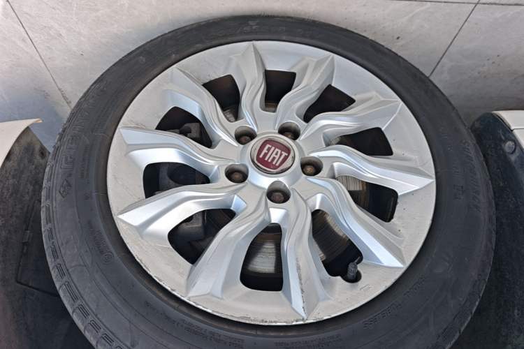 Used Fiat Ottimo 2014 1.4T Automatic Comfort Edition Right Rear Wheel Hub