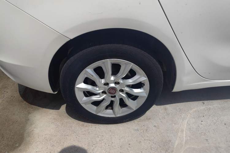 Used Fiat Ottimo 2014 1.4T Automatic Comfort Edition Right Rear Wheel Hub