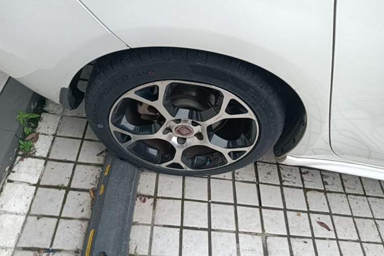 Used Fiat Ottimo 2014 1.4T Automatic Sport Edition Right Rear Wheel Hub