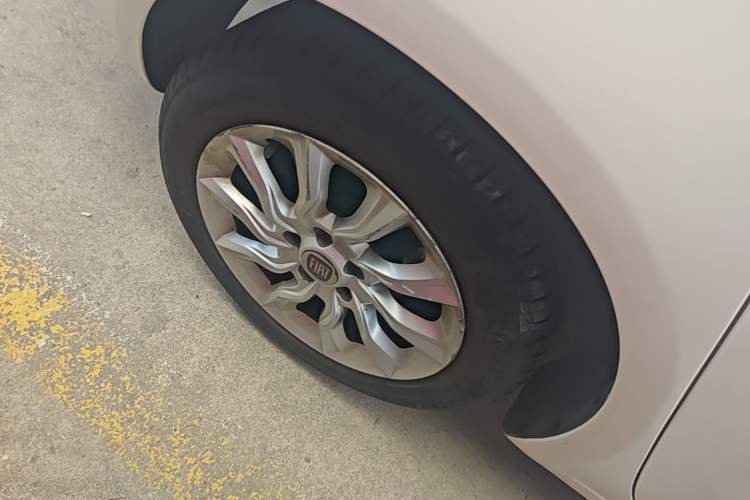 Used Fiat Ottimo 2014 1.4T Automatic Comfort Edition Right Rear Wheel Hub