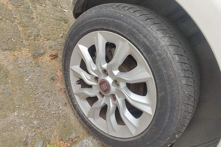 Used Fiat Ottimo 2014 1.4T Automatic Fashion Edition Right Rear Wheel Hub
