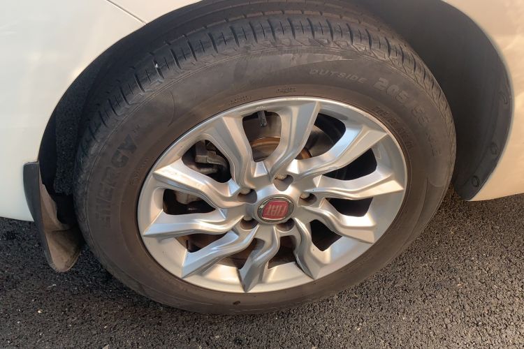 Used Fiat Ottimo 2014 1.4T Automatic Comfort Edition Right Rear Wheel Hub