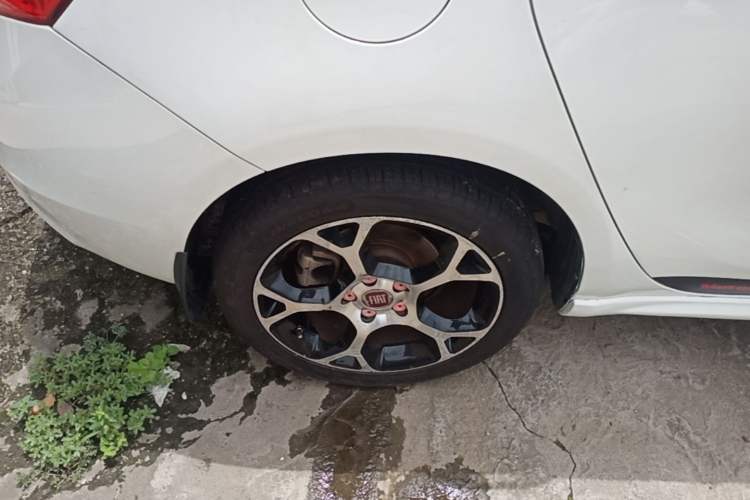 Used Fiat Ottimo 2014 1.4T Automatic Sport Edition Right Rear Wheel Hub