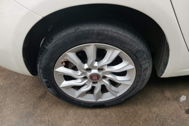 Used Fiat Ottimo 2014 1.4T Automatic Fashion Edition Right Rear Wheel Hub