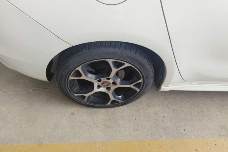 Used Fiat Ottimo 2014 1.4T Automatic Sport Edition Right Rear Wheel Hub