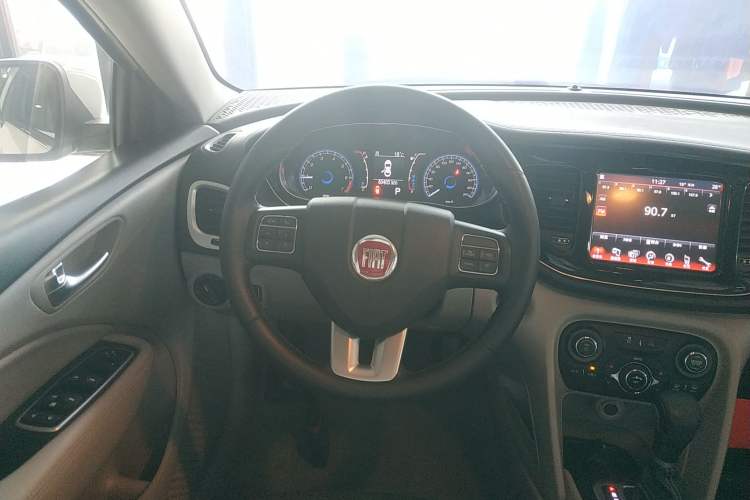 Used Fiat Ottimo 2014 1.4T Automatic Luxury Edition Steering Wheel