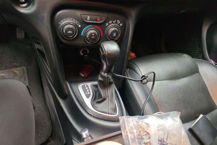 Used Fiat Ottimo 2015 1.4T Automatic Night Edition Gear Lever