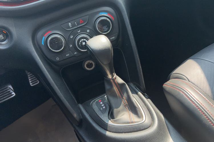 Used Fiat Ottimo 2017 1.4T Automatic Sport Edition Gear Lever