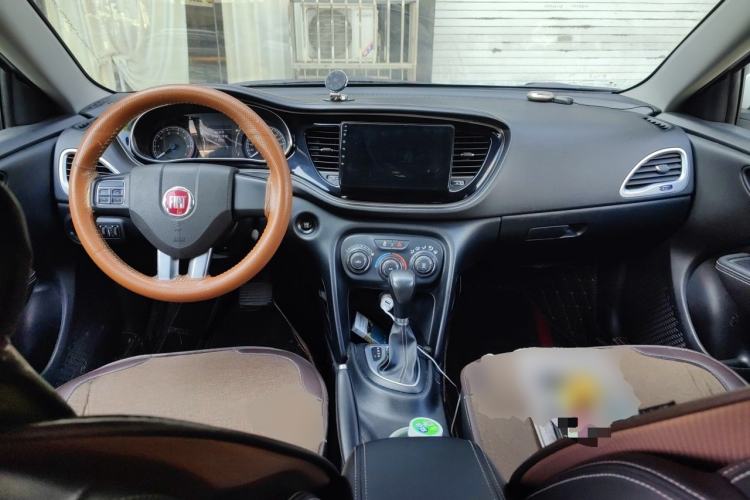Used Fiat Ottimo 2017 1.4T Automatic Sport Edition Center Console