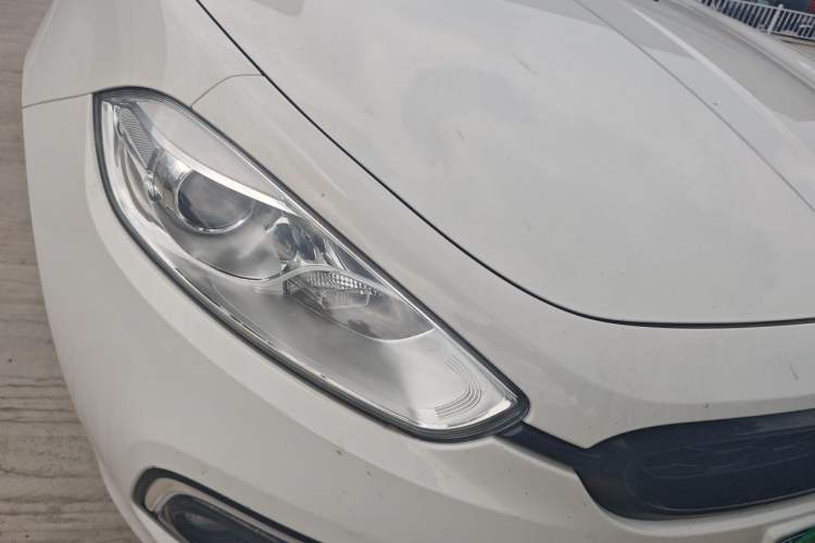 Used Fiat Ottimo 2017 1.4T Automatic Comfort Edition Right Front Headlight