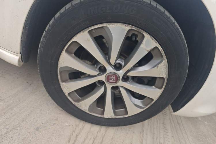 Used Fiat Ottimo 2017 1.4T Automatic Comfort Edition Right Front Wheel Hub