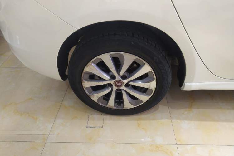 Used Fiat Ottimo 2017 1.4T Automatic Comfort Edition Right Rear Wheel Hub