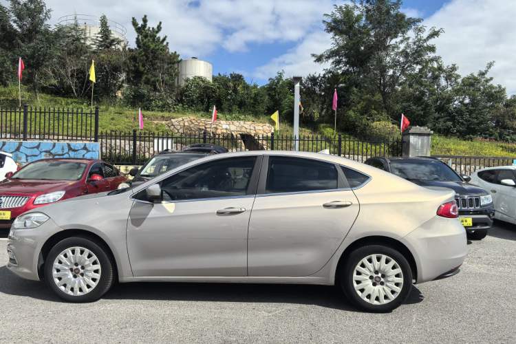 Used Fiat Viaggio 2012 1.4T Automatic Enjoyment Edition Exterior 6