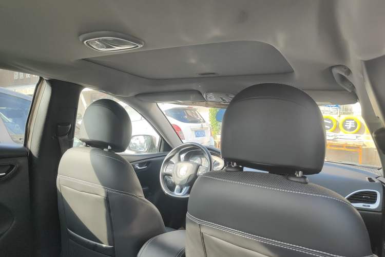 Used Fiat Viaggio 2015 1.4T Automatic Smart Edition Headliner