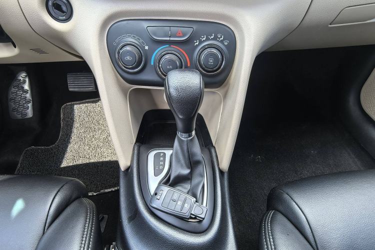Used Fiat Viaggio 2012 1.4T Automatic Enjoyment Edition Interior 1