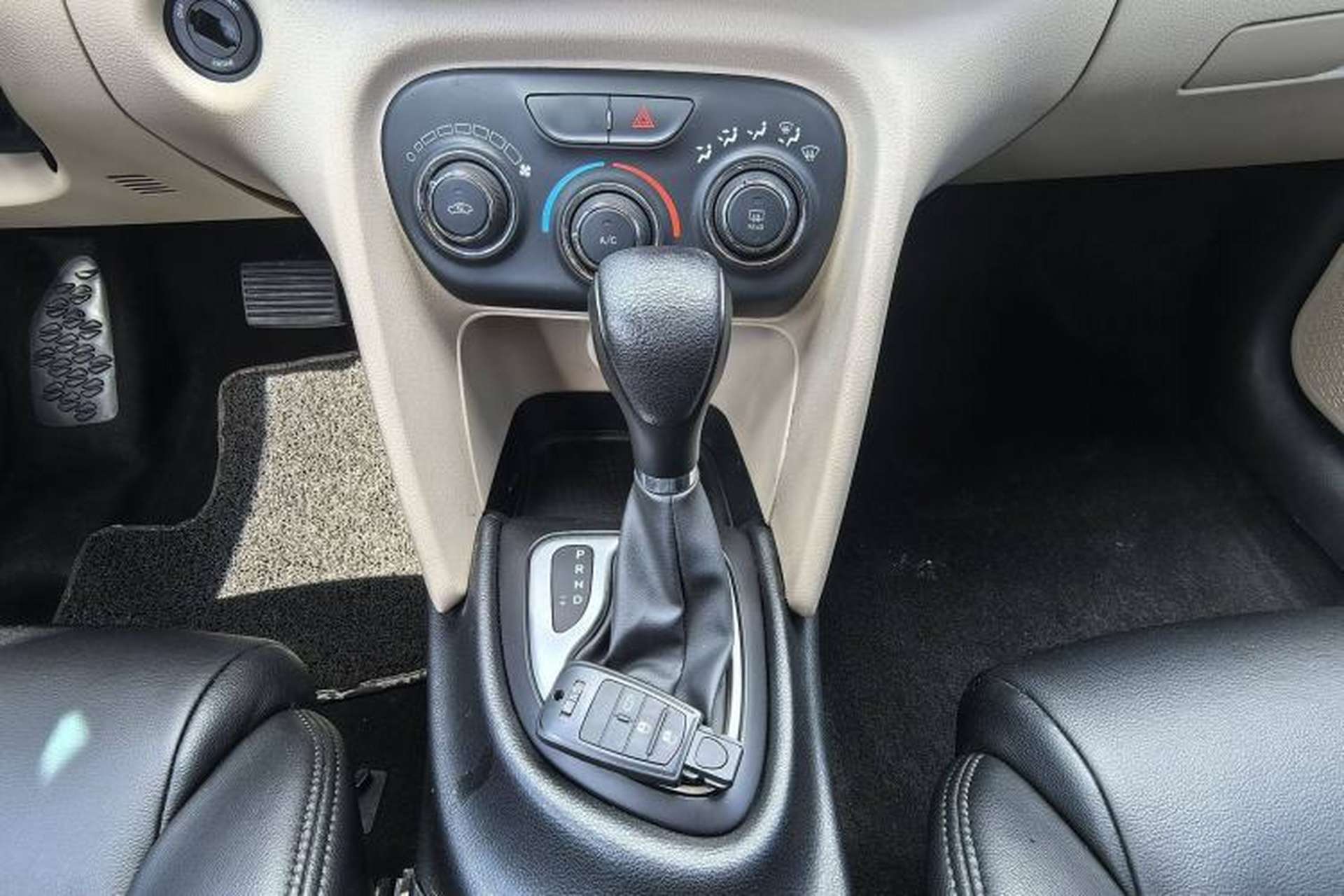 Used Fiat Viaggio 2012 1.4T Automatic Enjoyment Edition Interior 1
