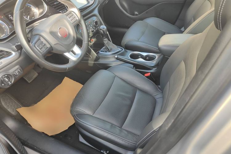 Used Fiat Viaggio 2015 1.4T Automatic Smart Edition Left Front Seat