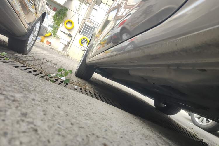 Used Fiat Viaggio 2015 1.4T Automatic Smart Edition Left Side Sill