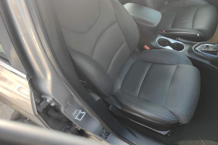 Used Fiat Viaggio 2015 1.4T Automatic Smart Edition Right Front Seat