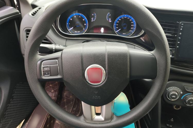 Used Fiat Viaggio 2015 1.4T Automatic Enjoyment Edition Interior 1