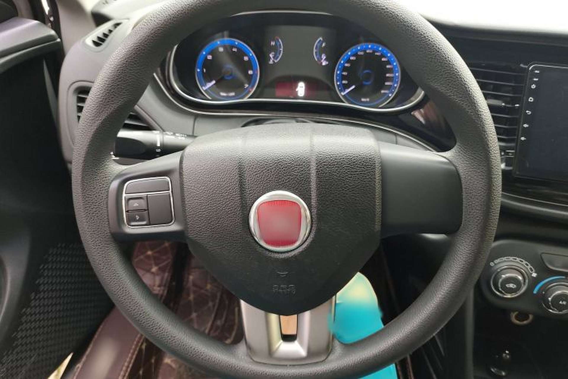 Used Fiat Viaggio 2015 1.4T Automatic Enjoyment Edition Interior 1