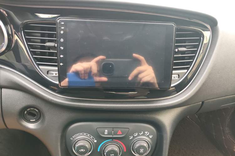 Used Fiat Viaggio 2015 1.4T Automatic Enjoyment Edition Interior 2
