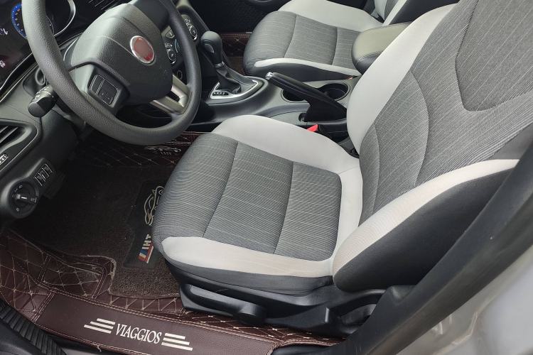 Used Fiat Viaggio 2015 1.4T Automatic Enjoyment Edition Interior 4