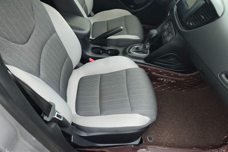 Used Fiat Viaggio 2015 1.4T Automatic Enjoyment Edition Interior 7