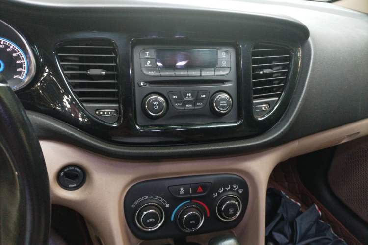 Used Fiat Viaggio 2012 1.4T Automatic Enjoyment Edition Audio And AC Panel