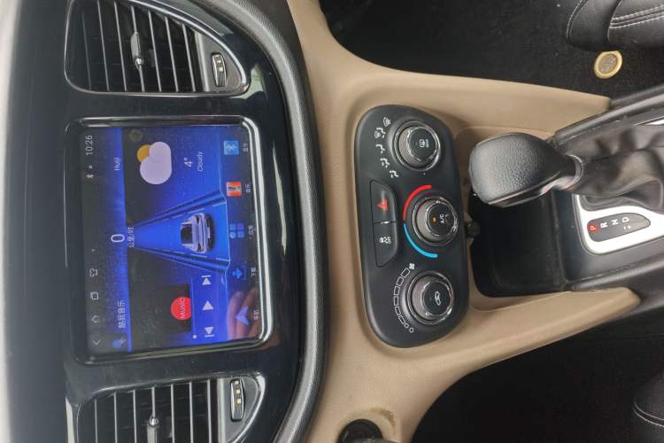 Used Fiat Viaggio 2012 1.4T Automatic Enjoyment Edition Audio And AC Panel