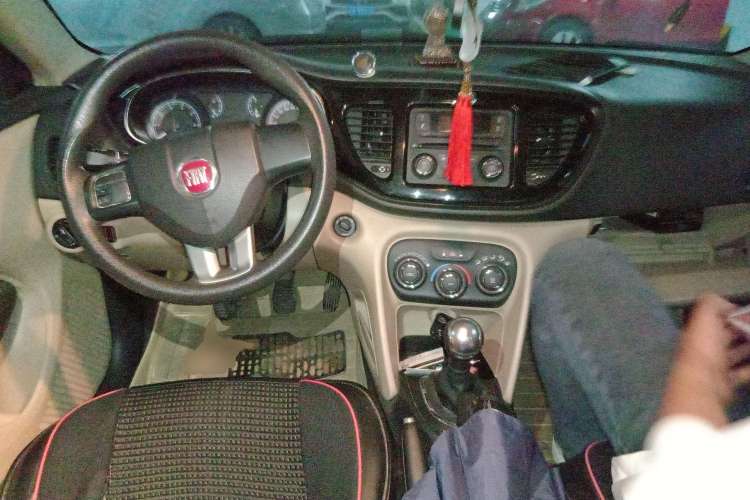Used Fiat Viaggio 2012 1.4T Manual Enjoyment Edition Center Console