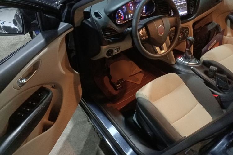 Used Fiat Viaggio 2012 1.4T Automatic Enjoyment Edition Driver Seat