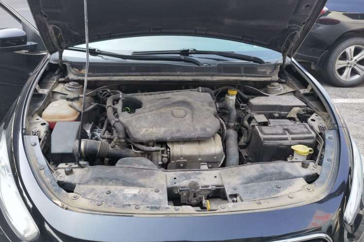 Used Fiat Viaggio 2012 1.4T Manual Enjoyment Edition Engine Bay