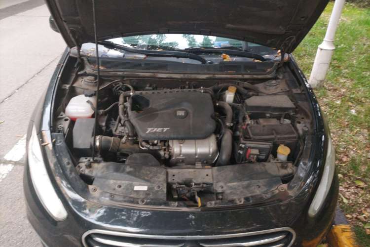 Used Fiat Viaggio 2012 1.4T Automatic Enjoyment Edition Engine Bay