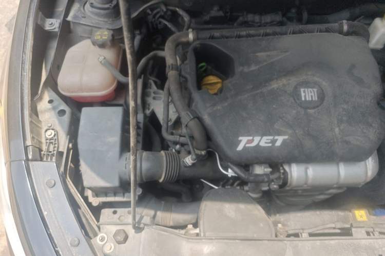 Used Fiat Viaggio 2012 1.4T Automatic Luxury Edition Engine Bay Right