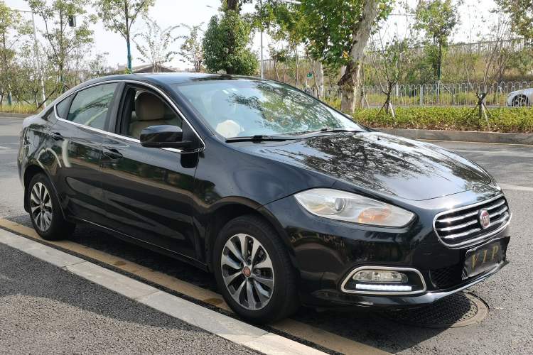 Used Fiat Viaggio 2012 1.4T Automatic Enjoyment Edition Exterior 2