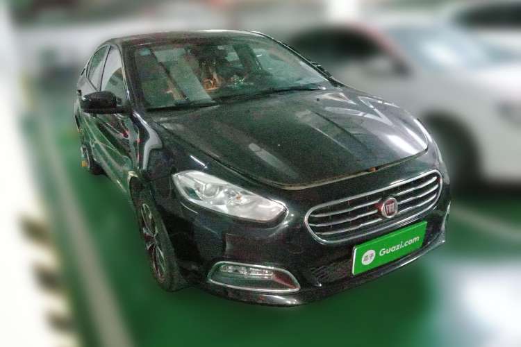Used Fiat Viaggio 2012 1.4T Manual Enjoyment Edition Front Right 45 Deg