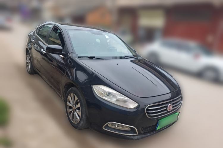 Used Fiat Viaggio 2012 1.4T Automatic Enjoyment Edition Front Right 45 Deg