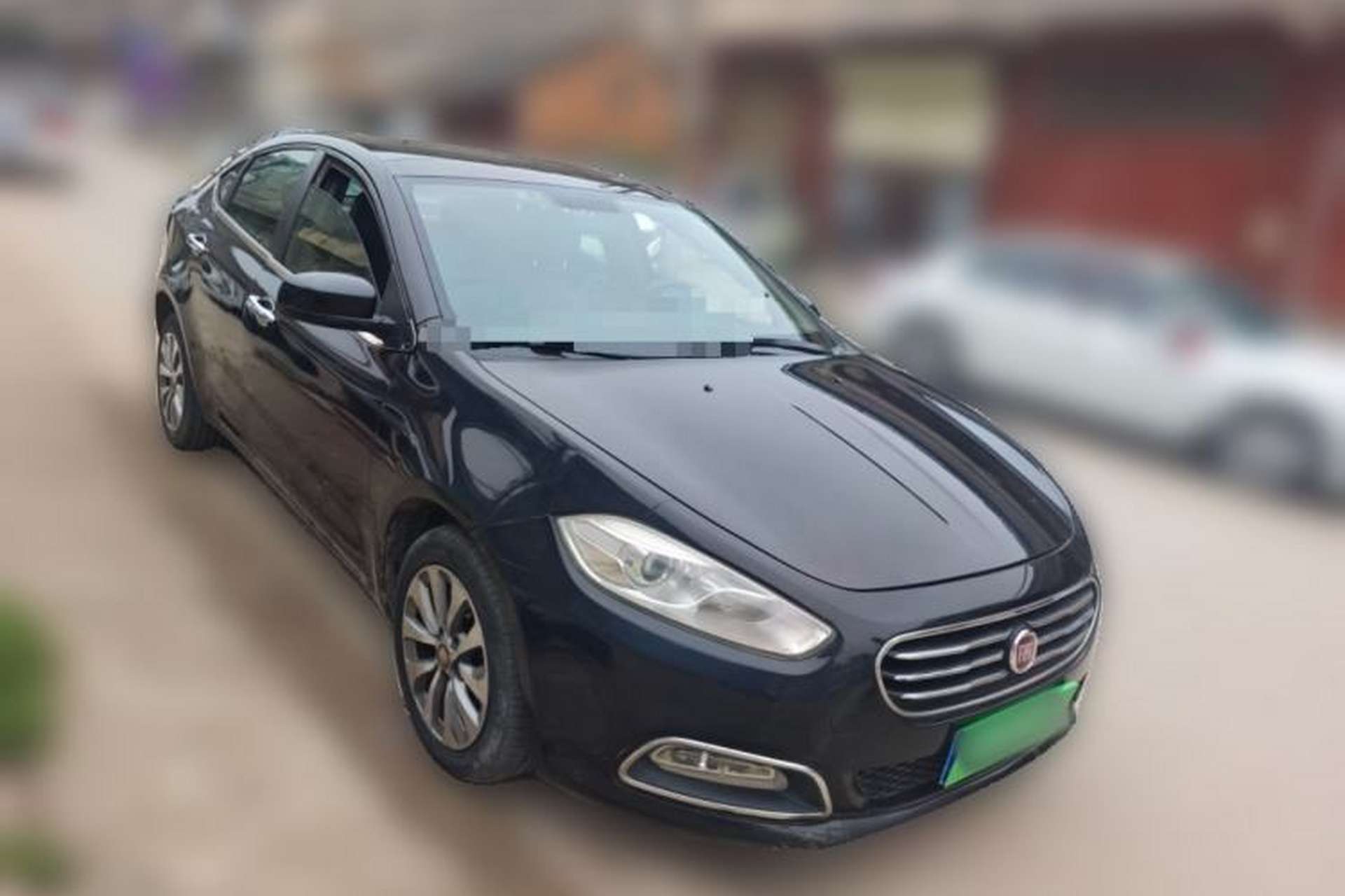 Used Fiat Viaggio 2012 1.4T Automatic Enjoyment Edition Front Right 45 Deg