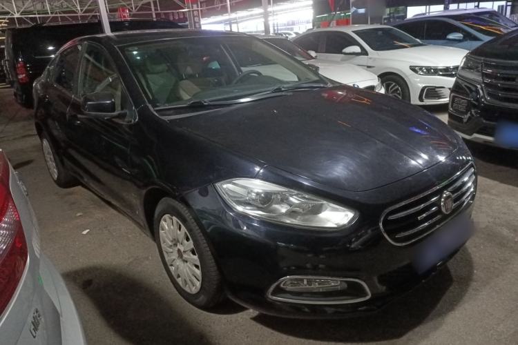 Used Fiat Viaggio 2012 1.4T Automatic Enjoyment Edition Front Right 45 Deg