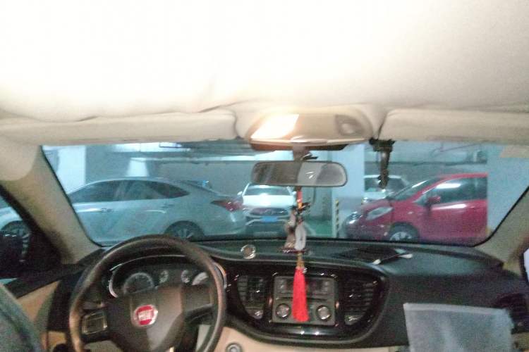 Used Fiat Viaggio 2012 1.4T Manual Enjoyment Edition Headliner