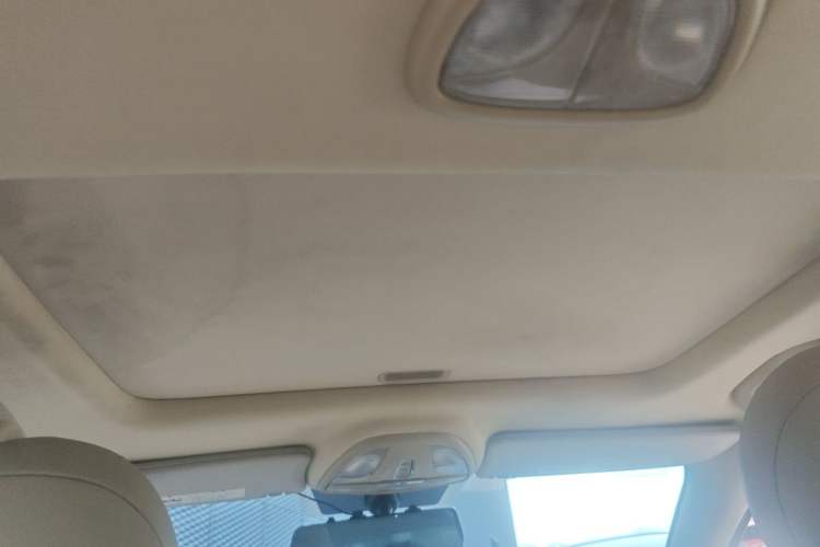 Used Fiat Viaggio 2012 1.4T Automatic Luxury Edition Headliner