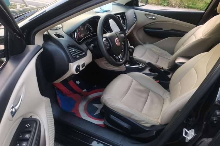 Used Fiat Viaggio 2012 1.4T Automatic Enjoyment Edition Interior 2